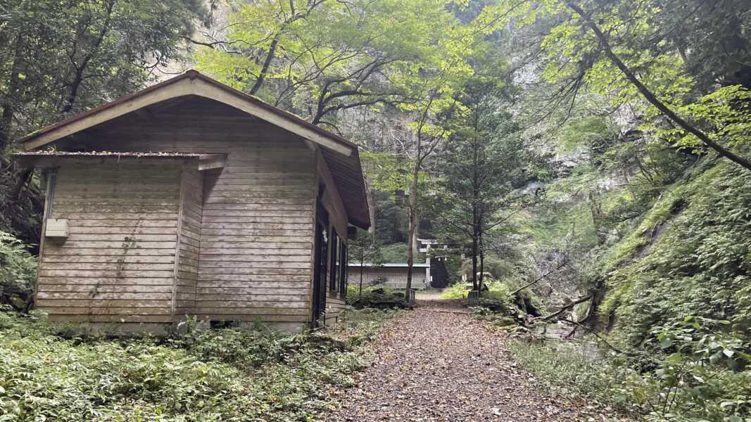 壇鏡の滝（壇鏡神社）