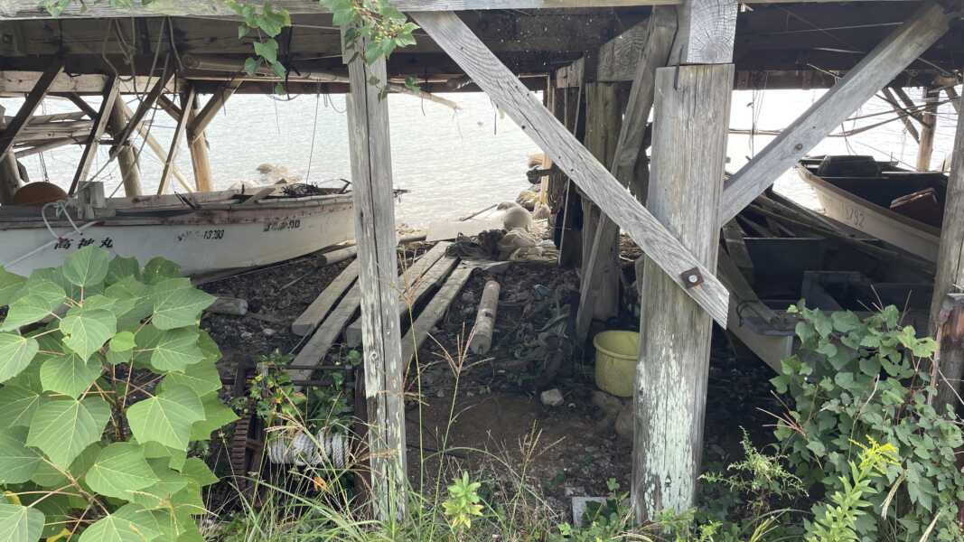 屋那の松原・舟小屋群