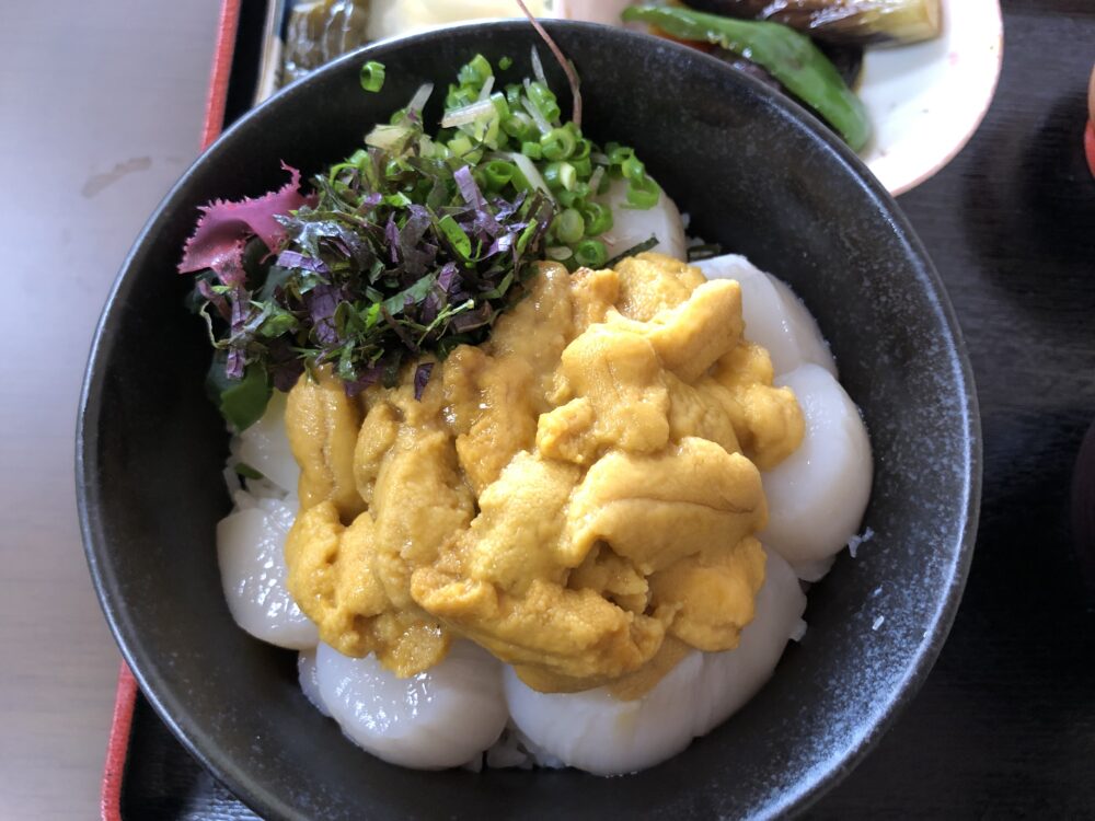 ウニホタテ丼のアイキャッチ画像