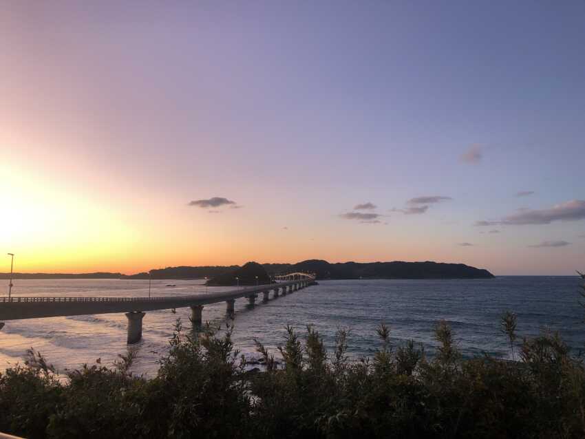 実は夕日も綺麗な角島大橋のアイキャッチ画像