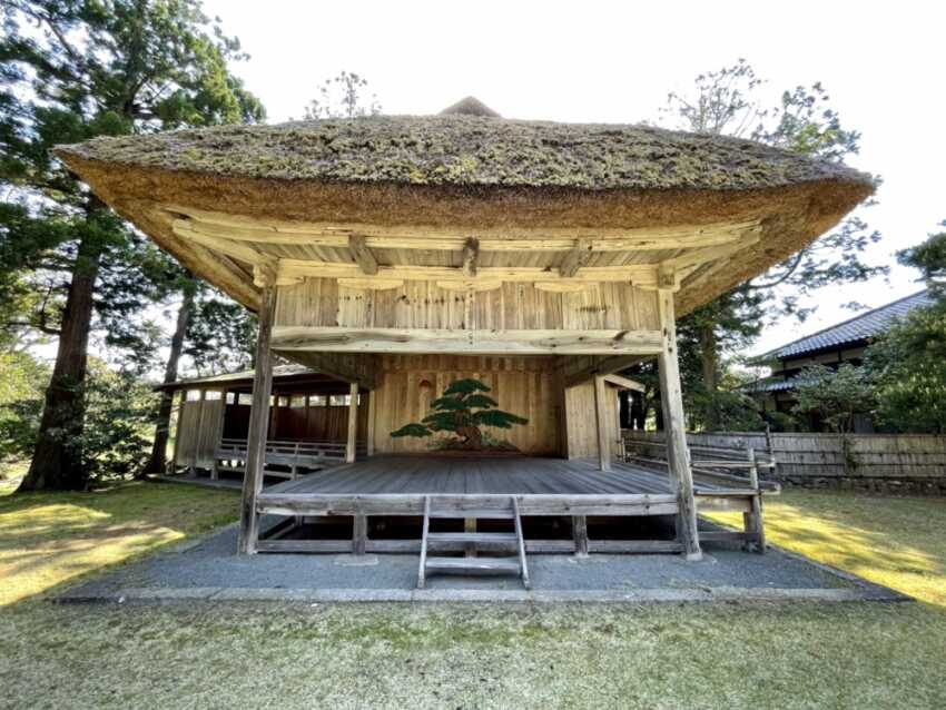 大膳神社の能舞台