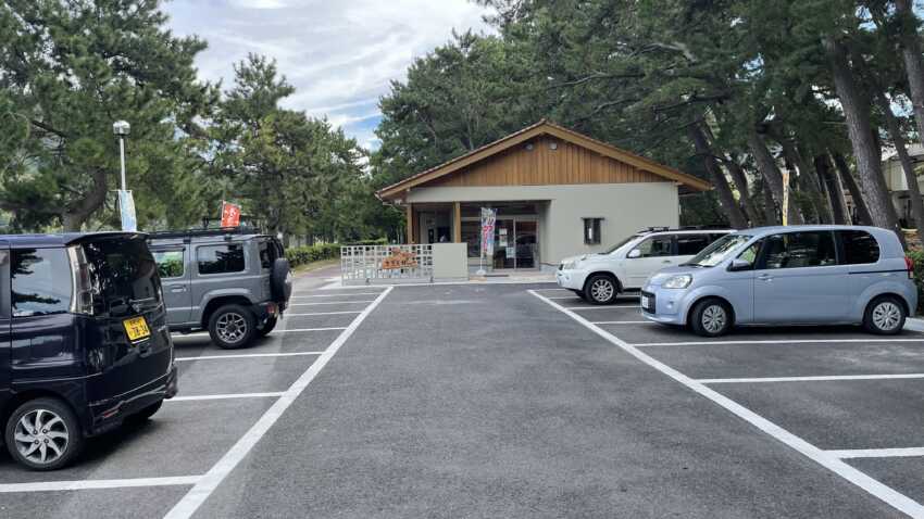 サザエ村の駐車場