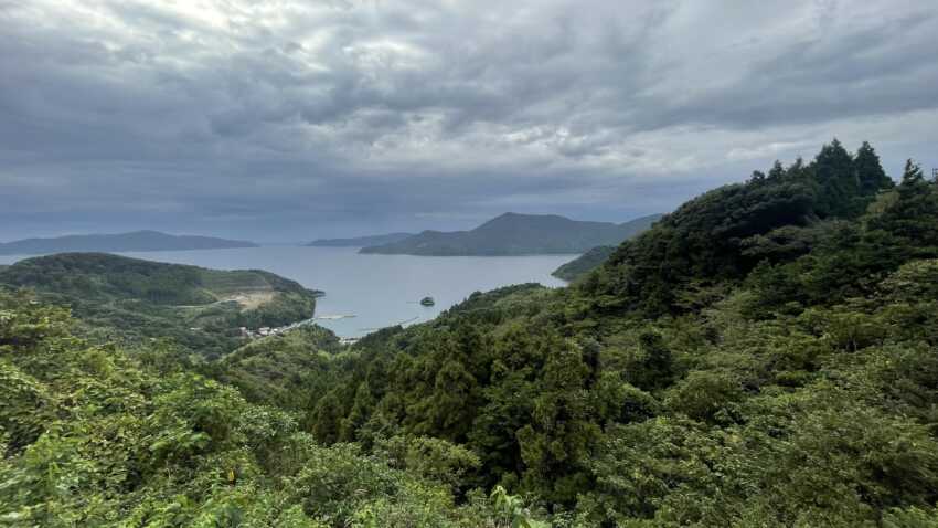 中ノ島のカルデラ展望所からの景色