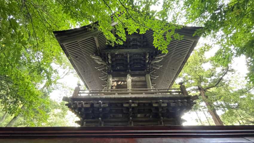 由良比女神社の裏側