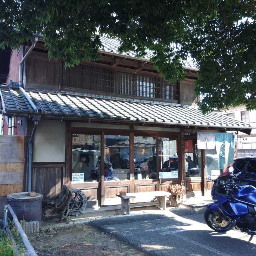 コンパクトな古民家店舗で味わう極上の田舎風そば！手打ちそば中むらのアイキャッチ画像