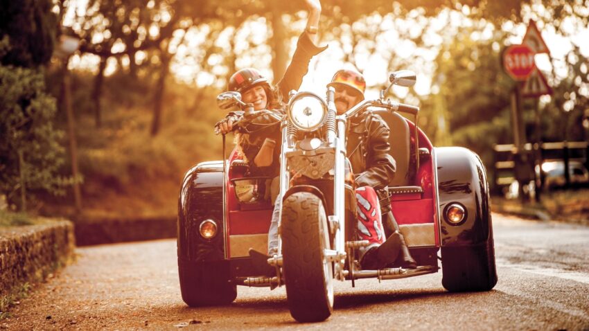 トライクに乗る人